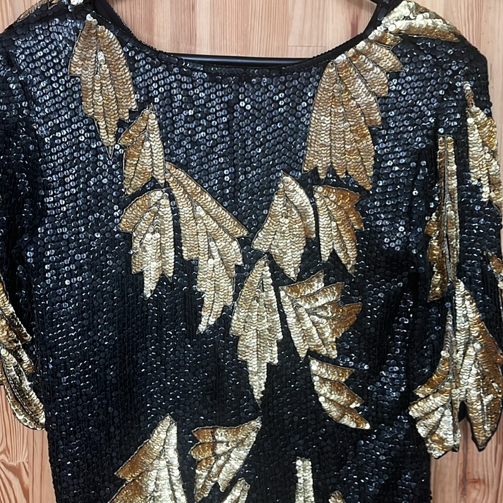 ✨ Stunning vintage 100% pure silk sequin blouse (size M)